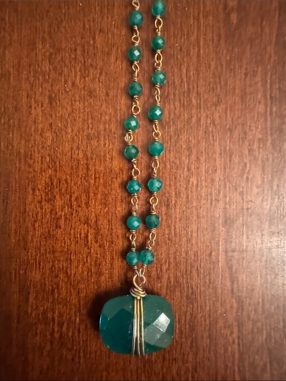 16" Green Faceted Stone Pendant Necklace - Gold Chain